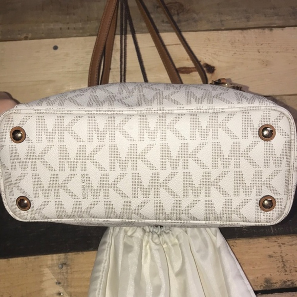 Michael Kors MK Jet Set Tote w/ Dust Bag Vanilla - Picture 5 of 6